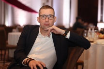 Юрий Викторович Мошуров, Международный автохолдинг ВЕКТОР